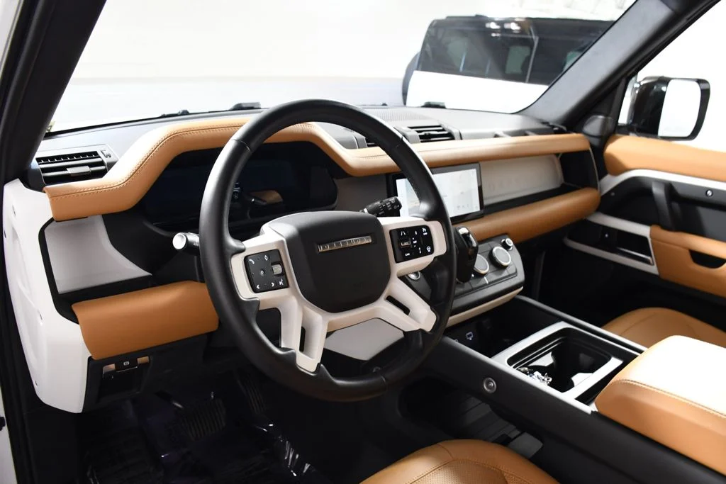 Used 2023 Fuji White Land Rover S image 12