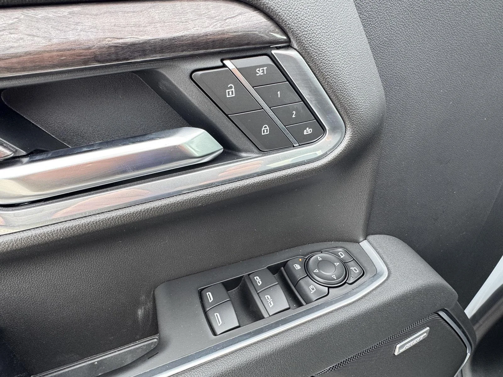 2026 Chevrolet Silverado 1500 LTZ - Photo 9
