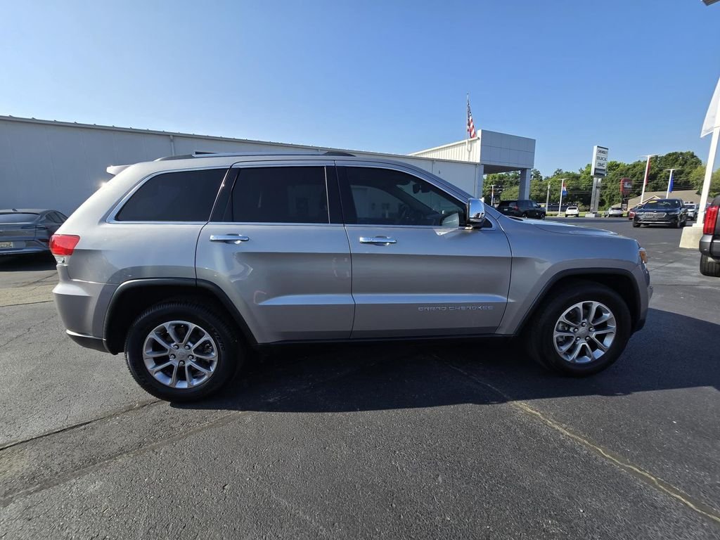 Used 2015 Billet Silver Metallic Clearcoat Jeep Limited image 8