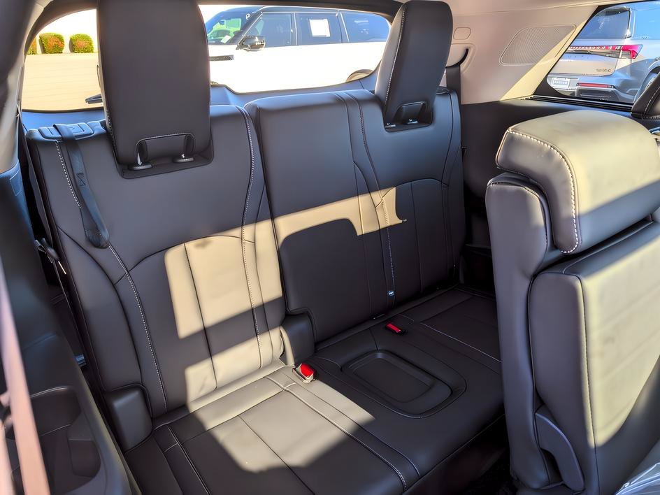 Used 2026 Mineral Black INFINITI LUXE image 21