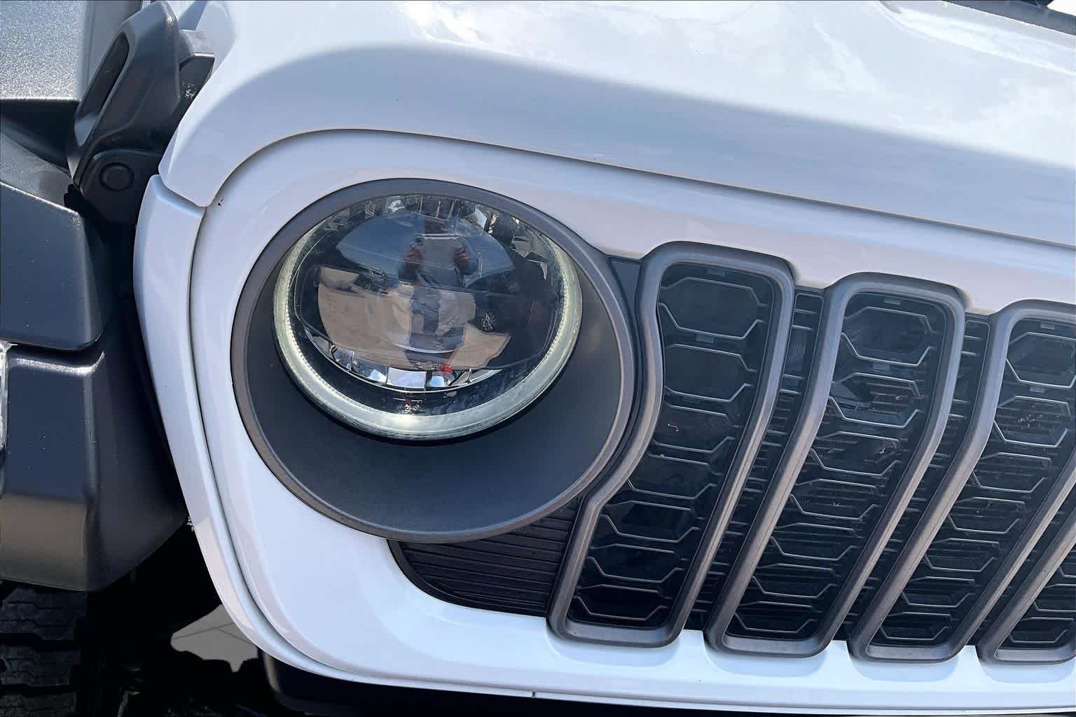 Used 2026 Bright White Clearcoat Jeep Mojave image 26