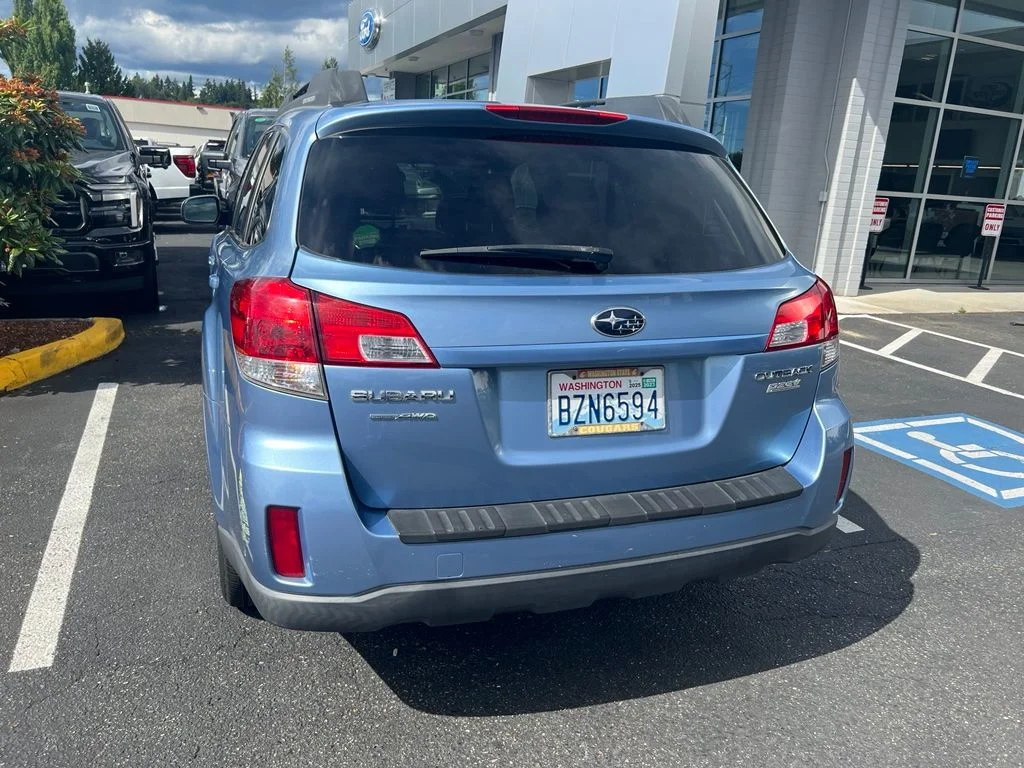 2010 Subaru Outback I Premium - Photo 7