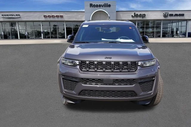 New 2026 Baltic Gray Metallic Clear-Coat Exterior Paint Jeep Altitude image 8