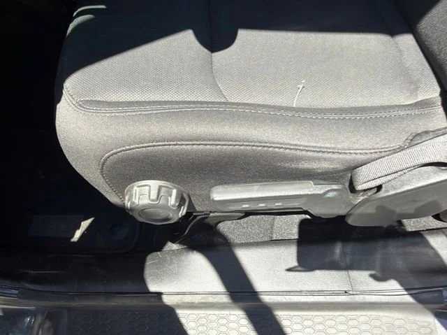 Used 2018 Gray Jeep Sahara 4x4 image 27