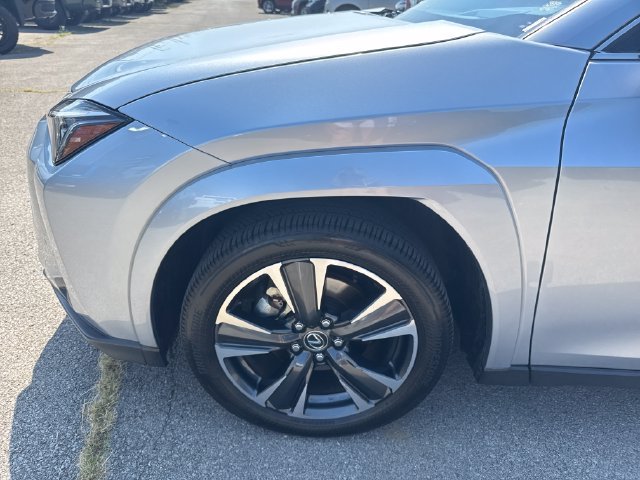 Used 2025 Silver Lexus 300h Premium image 10