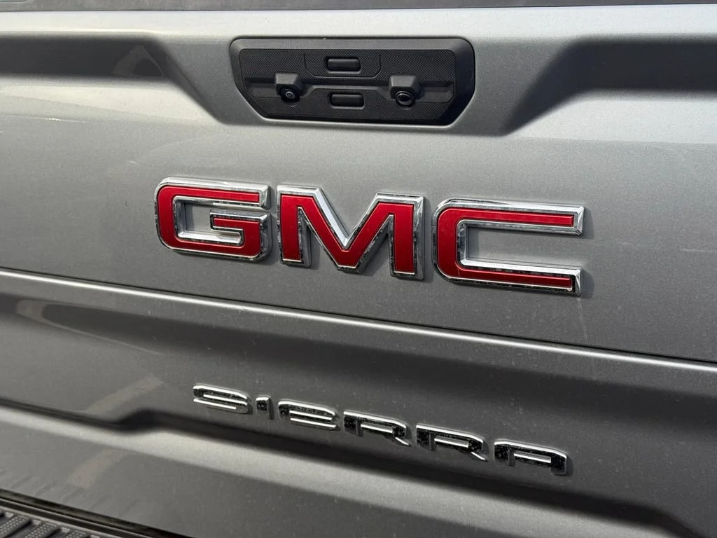 Used 2025 Sterling Metallic GMC SLT image 18