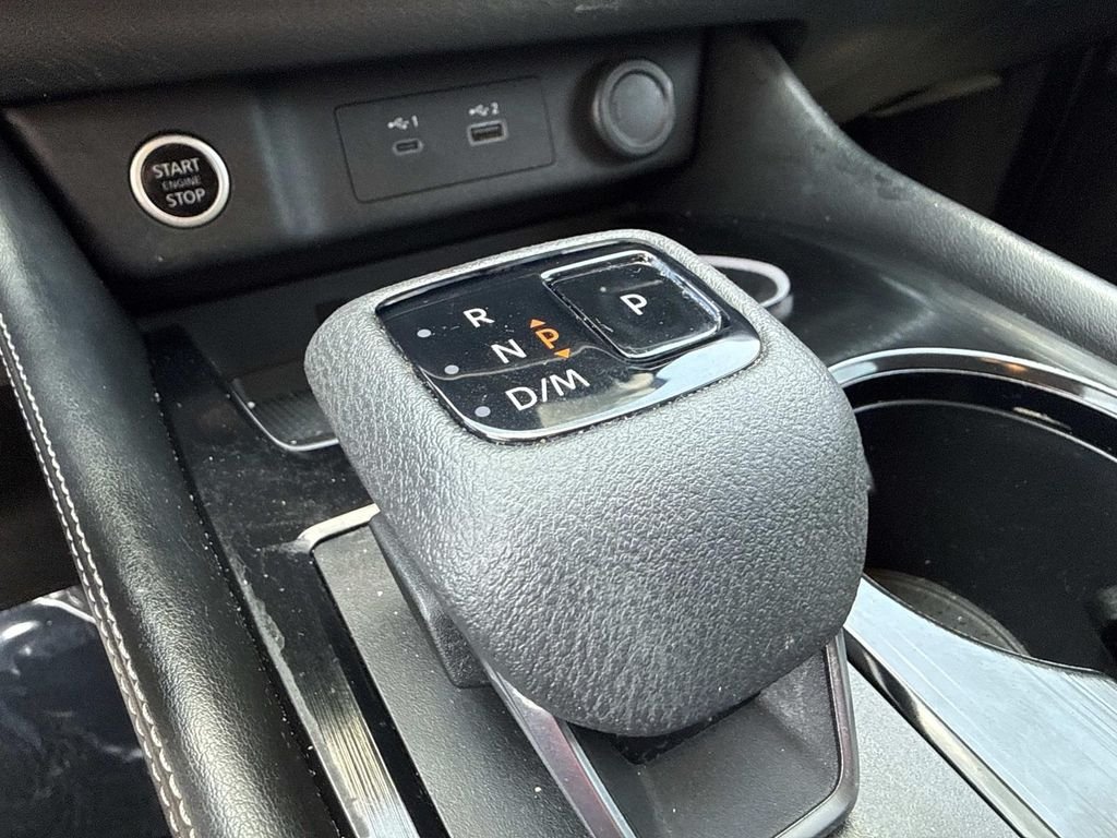 Used 2021 Gray Nissan Platinum image 34