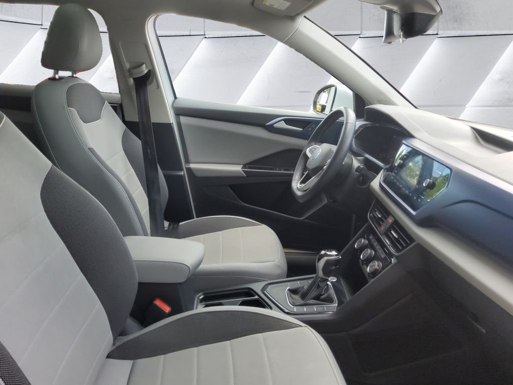 Used 2023  Volkswagen 1.5T SE image 13