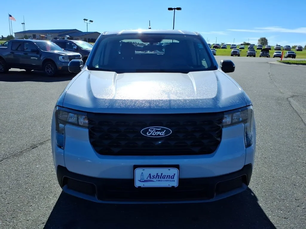 New 2026 Space White Metallic Ford XLT image 2