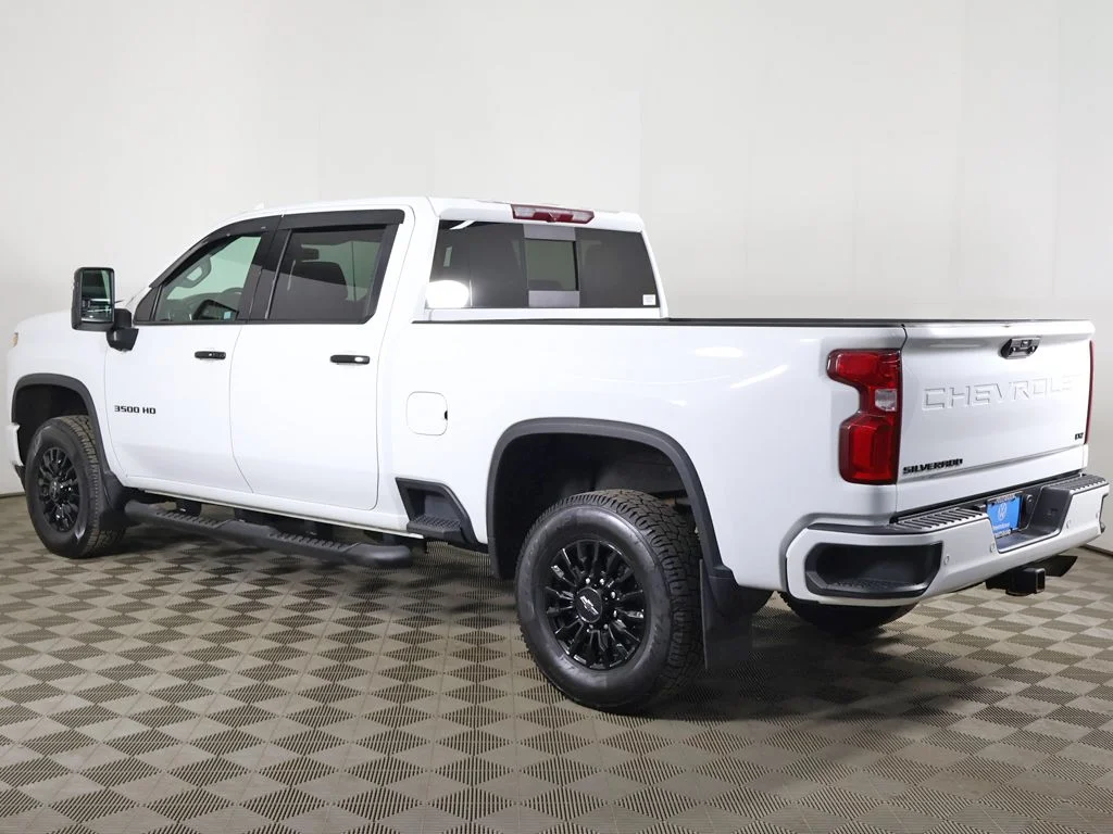 Used 2022 Summit White Chevrolet LTZ image 13