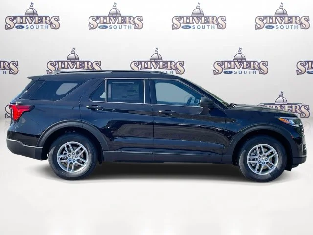 New 2027 Black Ford Active image 2