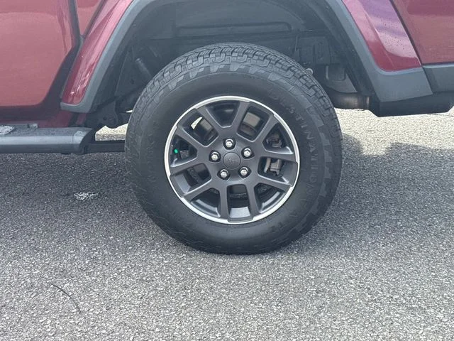 Used 2021  Jeep Sport image 12