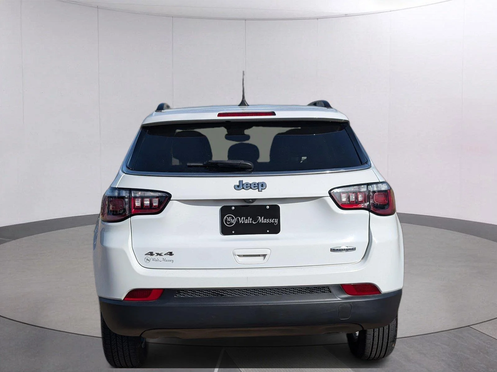Used 2024 Bright White Clearcoat Jeep Latitude image 4