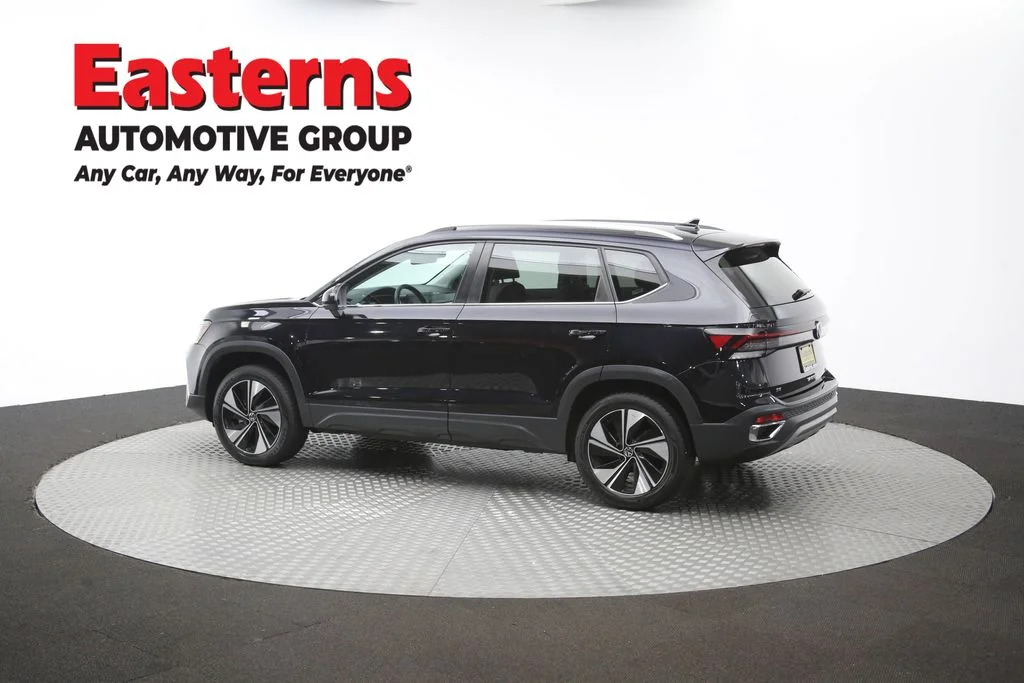Used 2025 Black Volkswagen 1.5T SE image 62