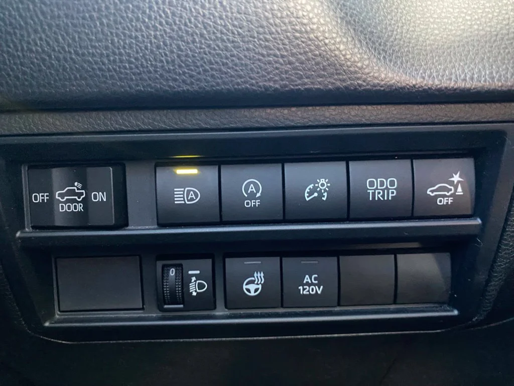Used 2022  Toyota SR5 image 26