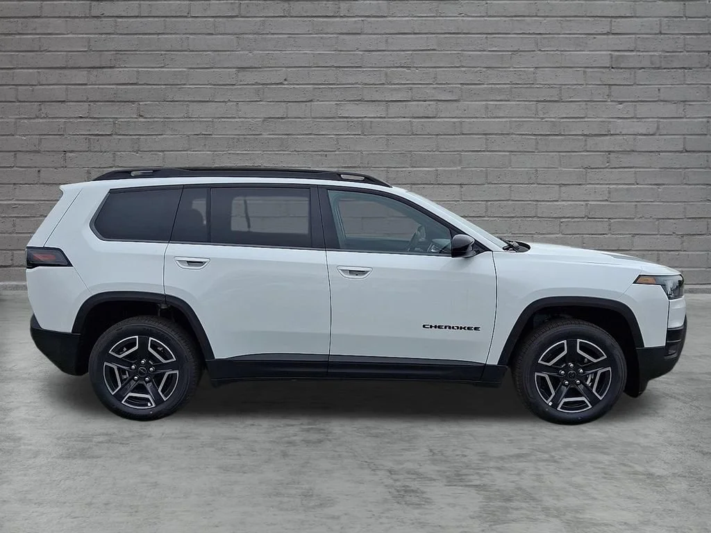 New 2026 Bright White Clearcoat Jeep Laredo image 9