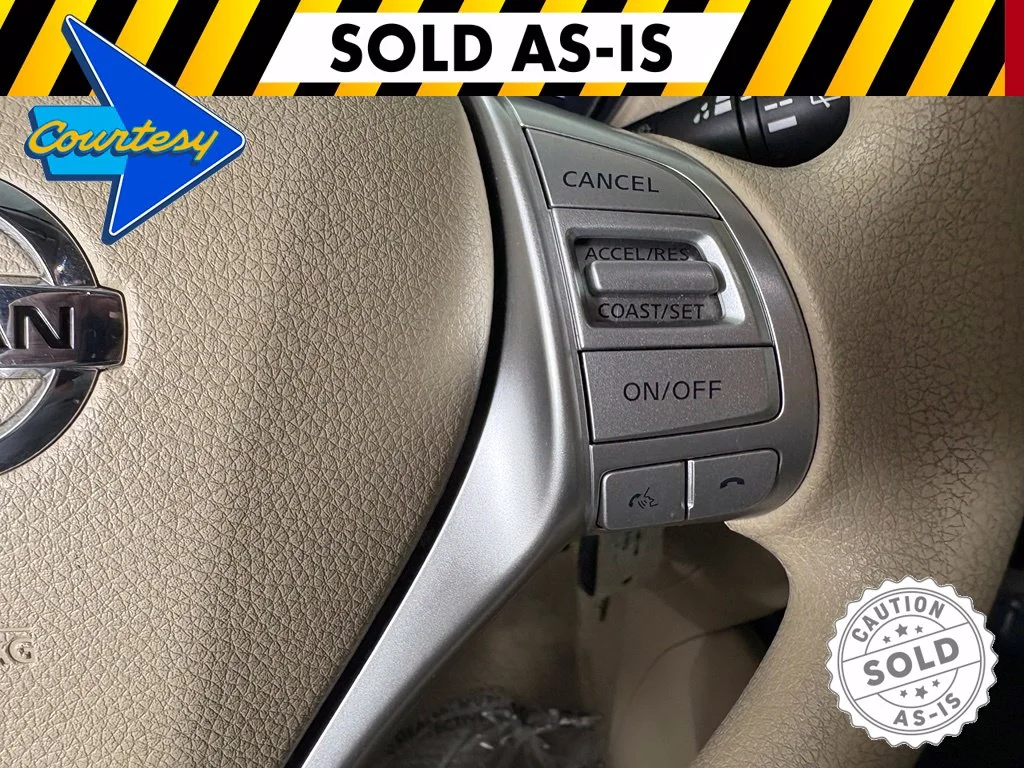 Used 2015 Red Nissan S image 25