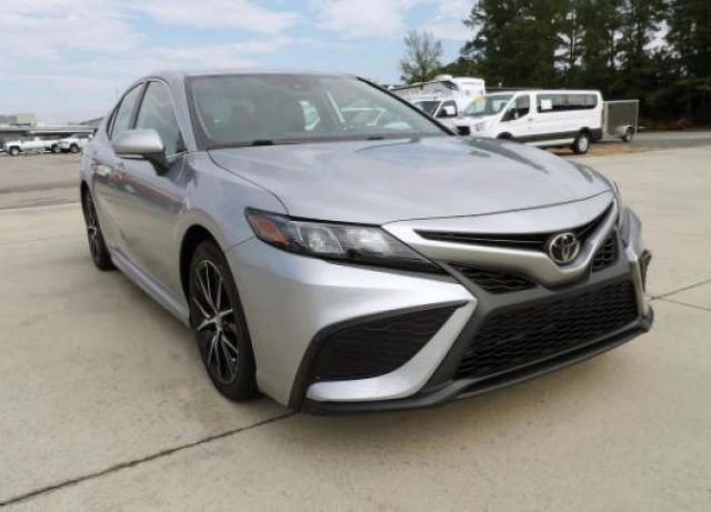 2024 Toyota Camry SE - Photo 13