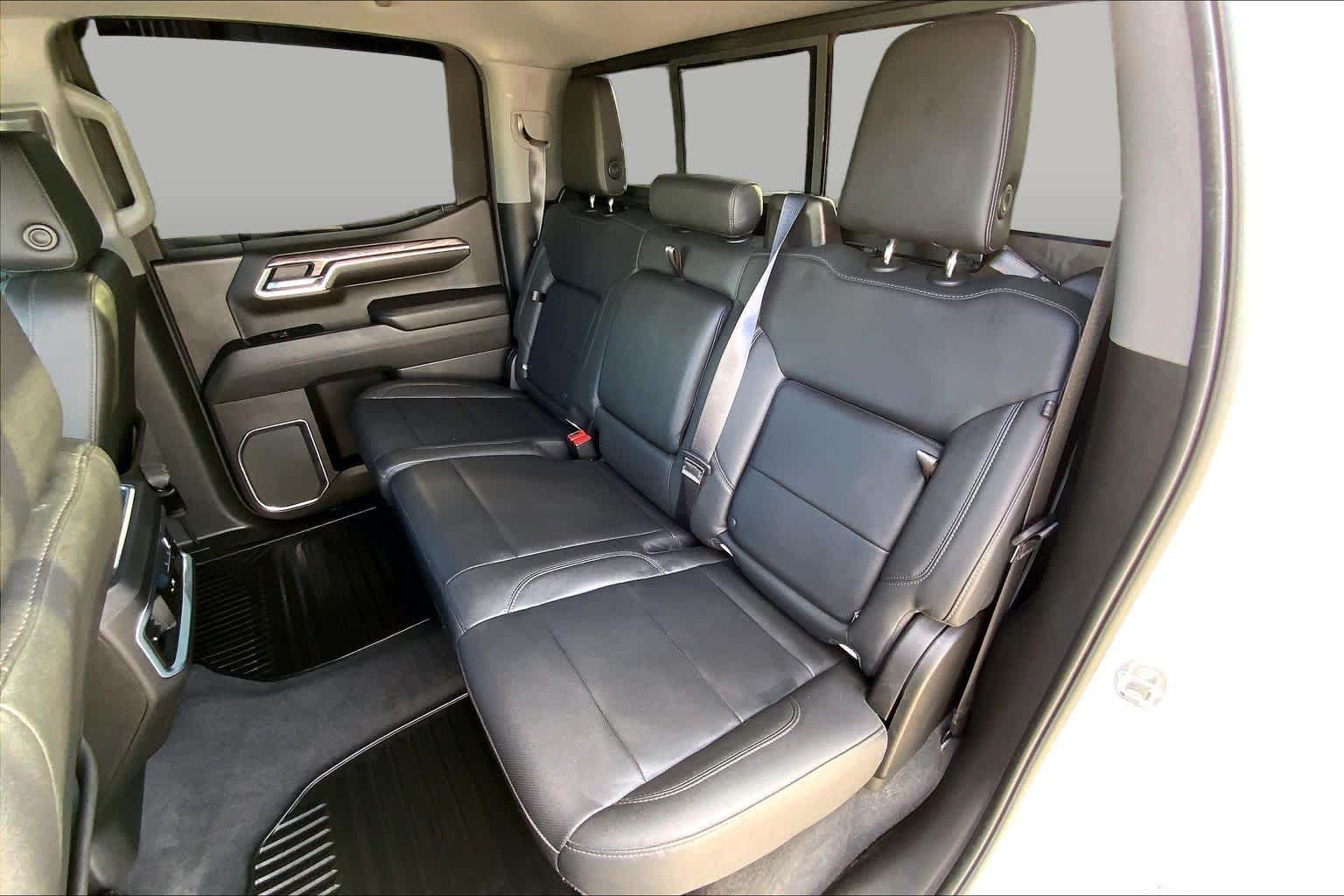 Used 2022 Summit White Chevrolet LTZ image 17