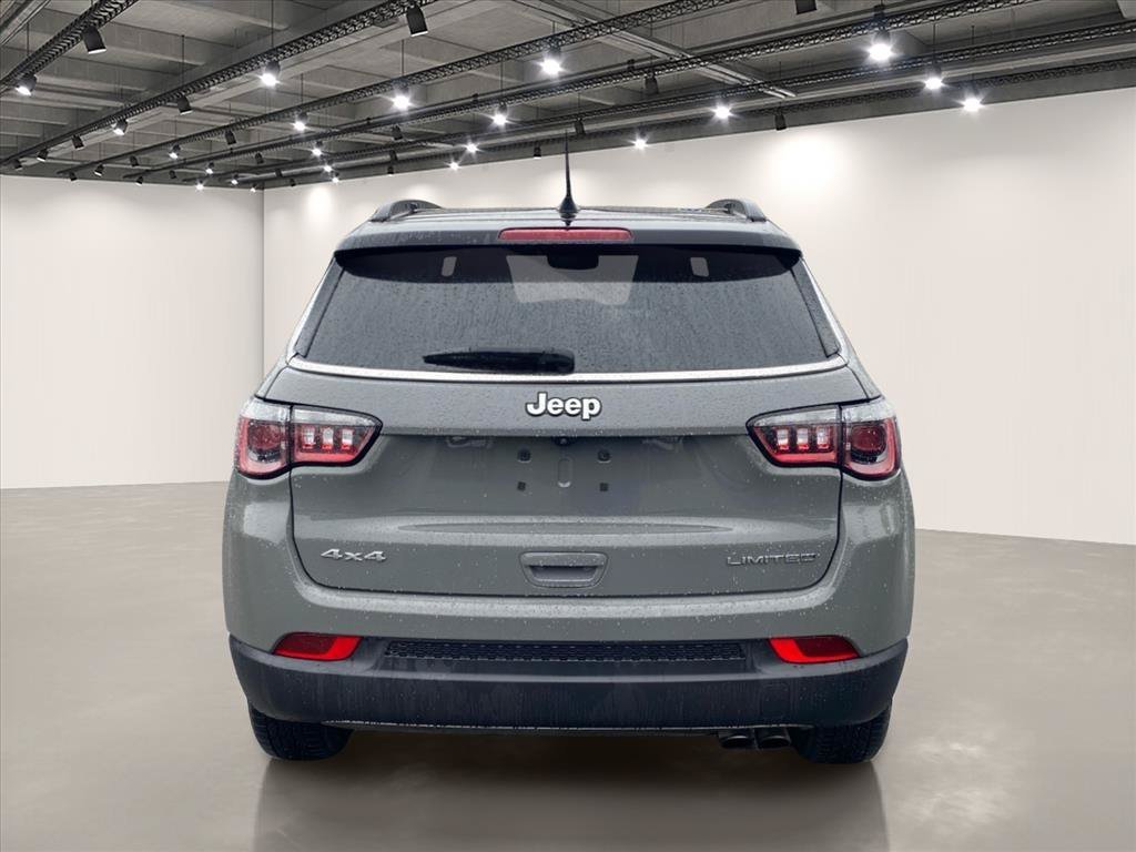 Used 2022 Sting-Gray Clearcoat Jeep Limited image 6
