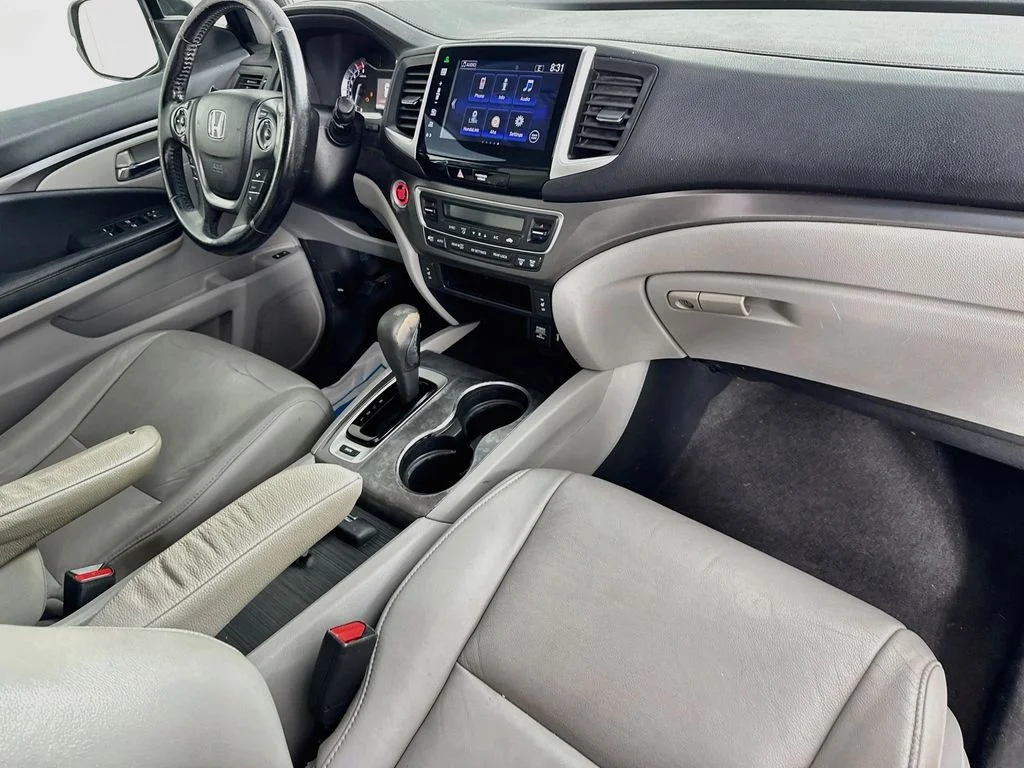 Used 2016 Silver Honda EX-L image 38