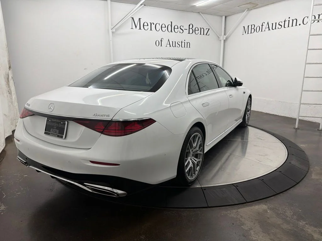 New 2027 White Mercedes-Benz S 580 image 7