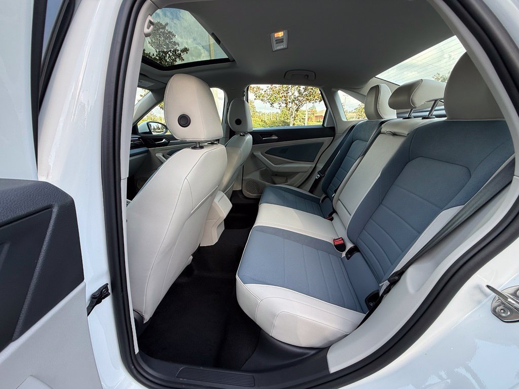 New 2026 Opal White Pearl Volkswagen 1.5T SE image 22