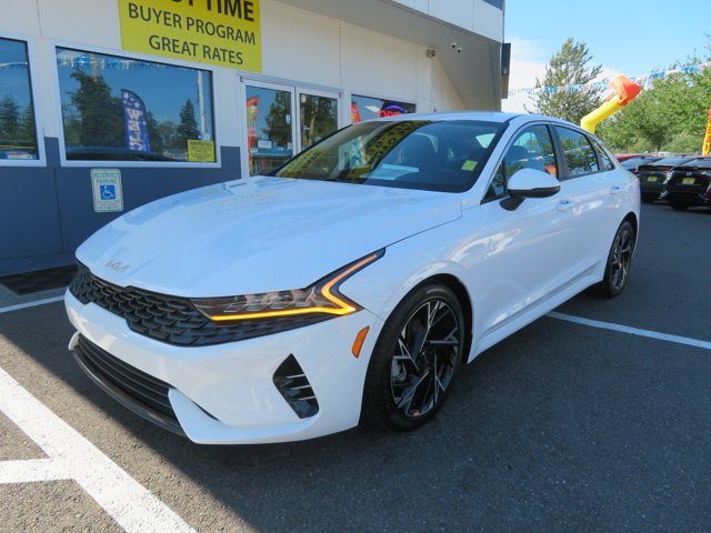 Used 2022 Glacial White Pearl Kia LX image 1