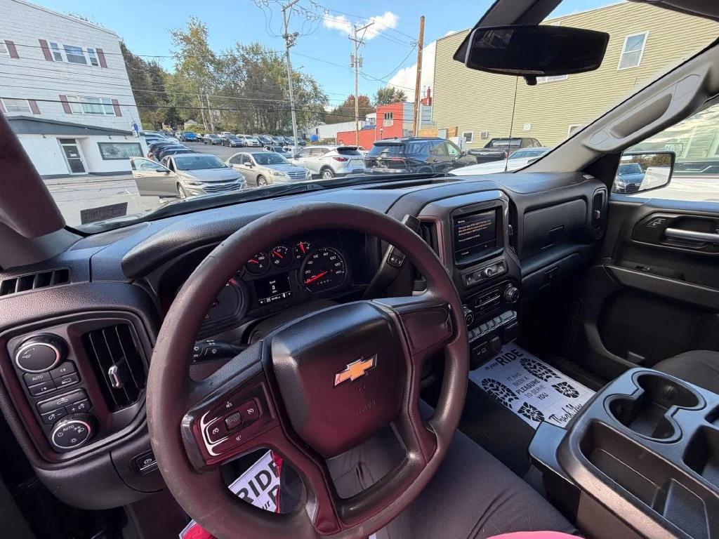 Used 2021 BLACK Chevrolet Custom image 21