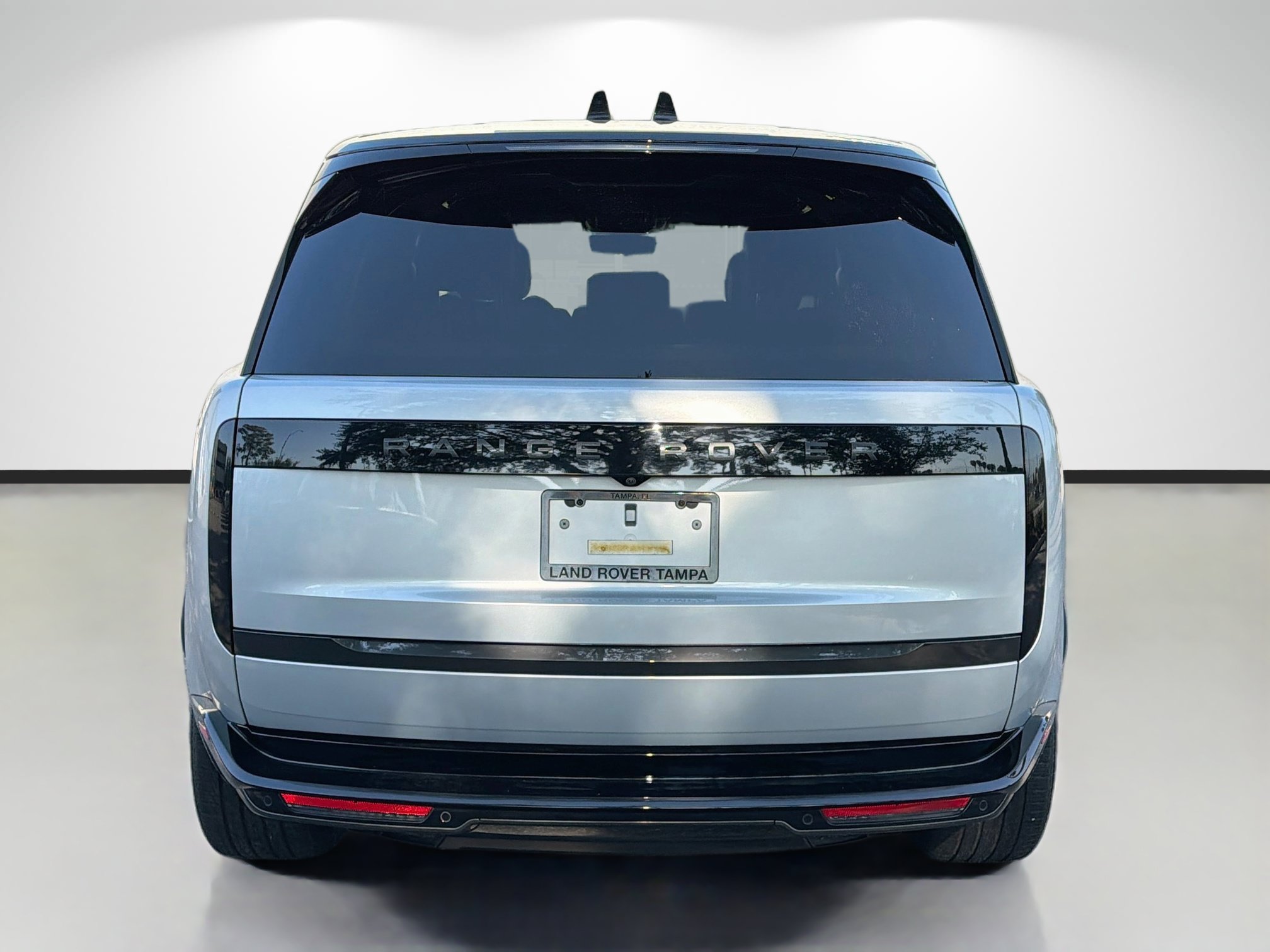 Certified Used 2025 Silver Metallic Land Rover SE image 4