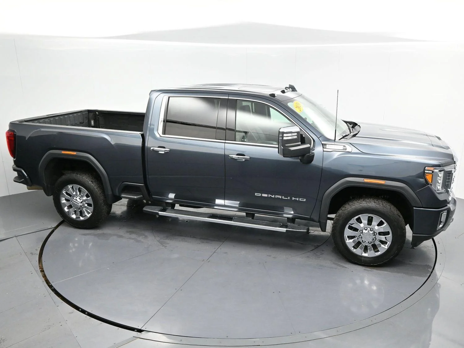 Used 2020 Dark Sky Metallic GMC Denali image 42