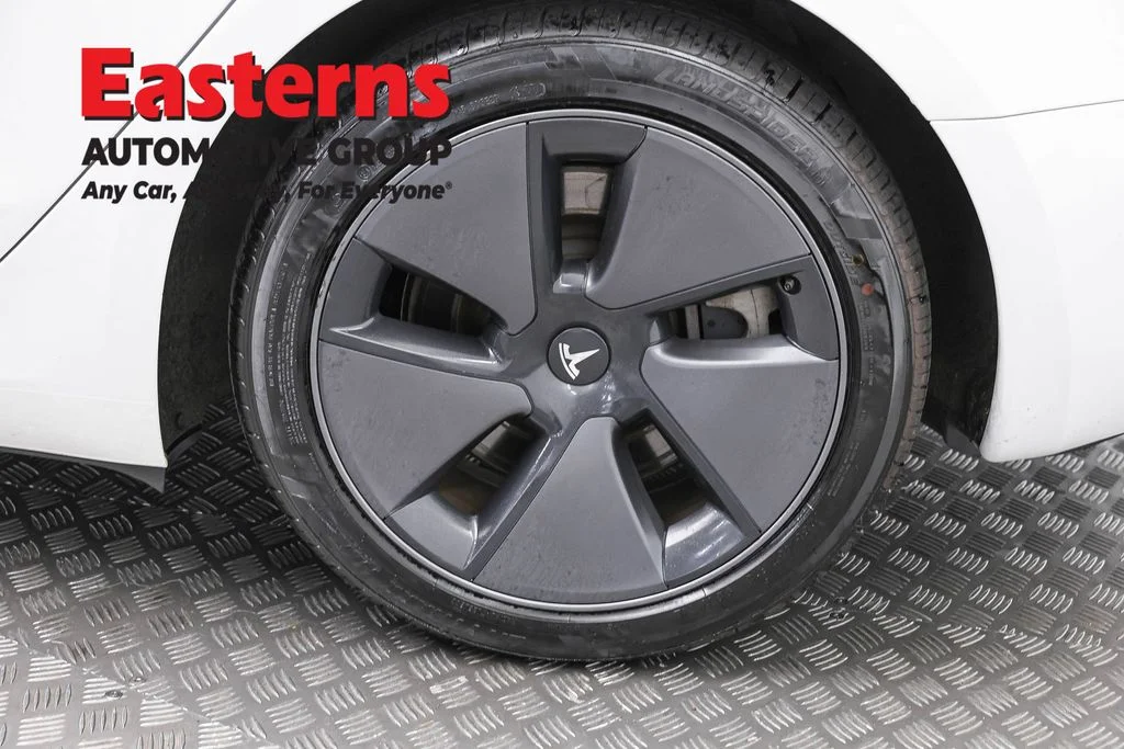 Used 2023 White Tesla Base image 27