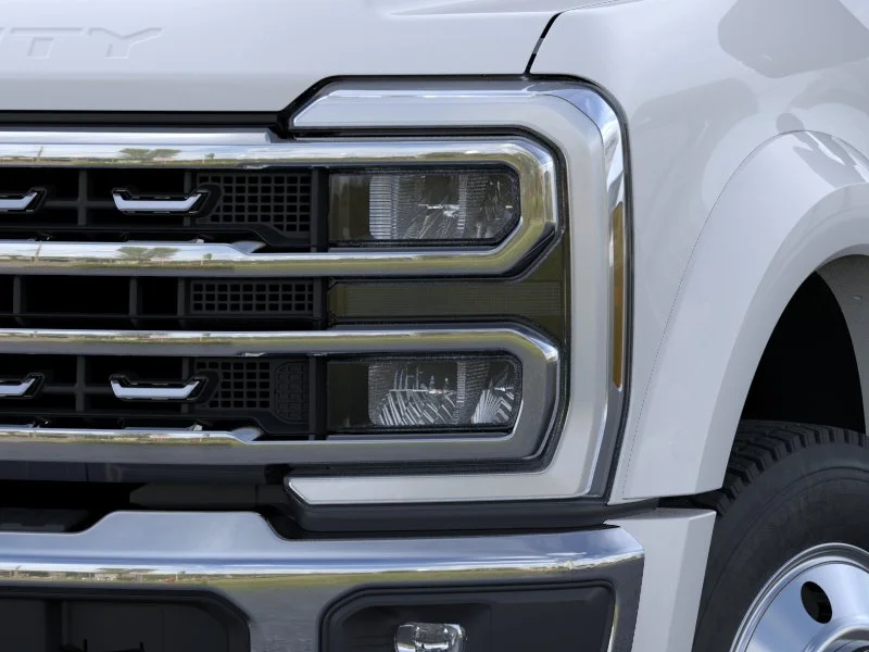 New 2026 Oxford White Ford F-450® XLT image 18