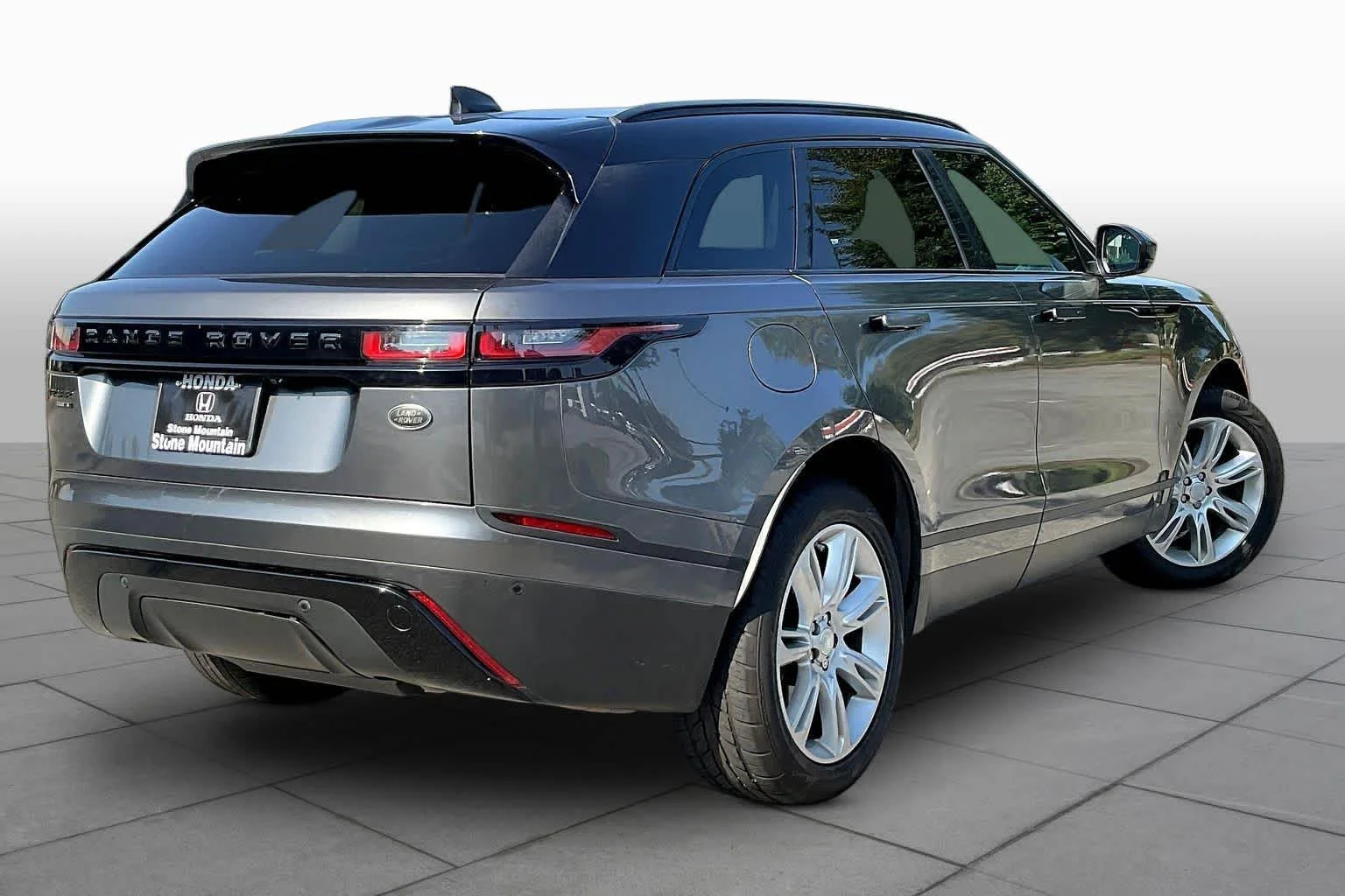 Used 2019 Corris Grey Metallic Land Rover S image 13