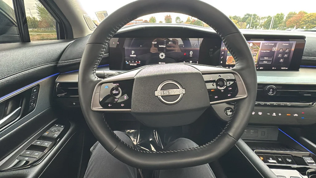 Used 2025 Gray Nissan SL image 31