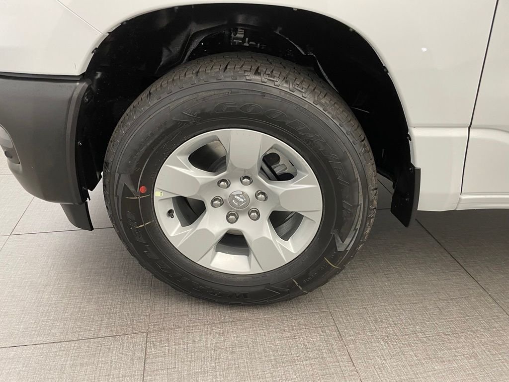 New 2026 Bright White Clear-Coat Exterior Paint RAM Tradesman image 9