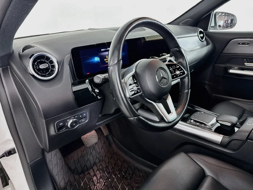 Used 2022 Polar White Mercedes-Benz GLA 250 image 4