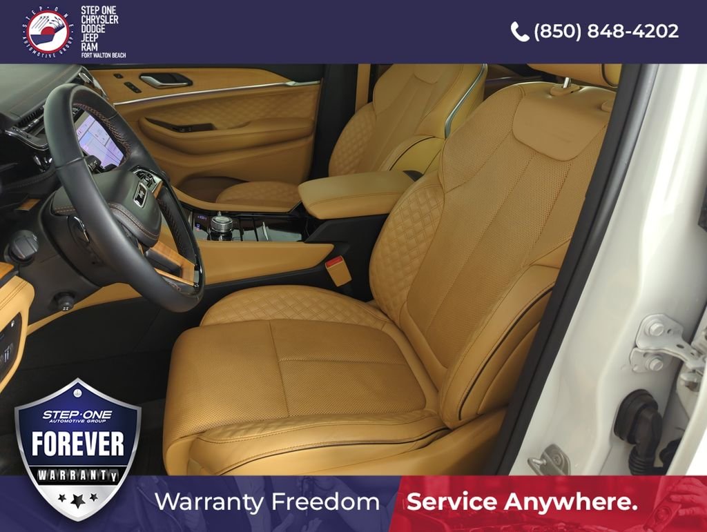 Used 2023 White Jeep Summit Reserve 4xe image 11