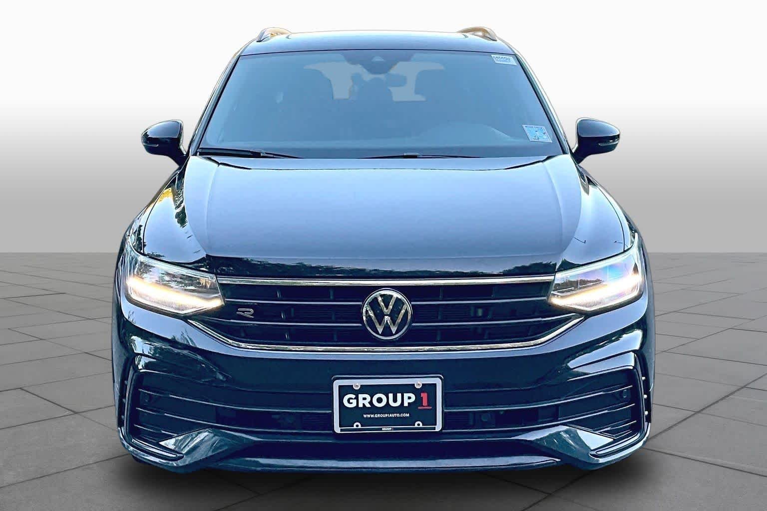 Used 2024 Deep Black Pearl Volkswagen SE R-Line Black image 4