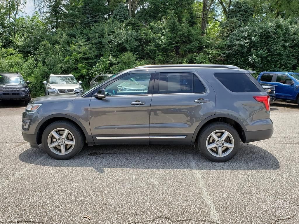 Used 2016 Magnetic Metallic Ford XLT image 4