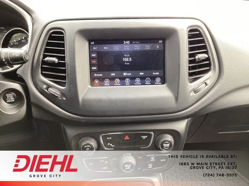 Used 2020 Red Jeep Latitude image 26