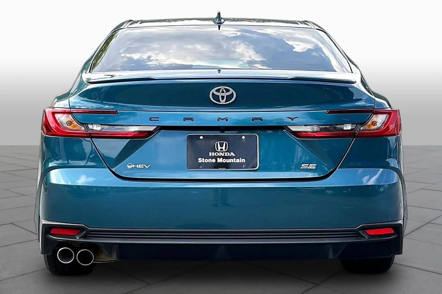 Used 2025 Ocean Gem Toyota SE image 5