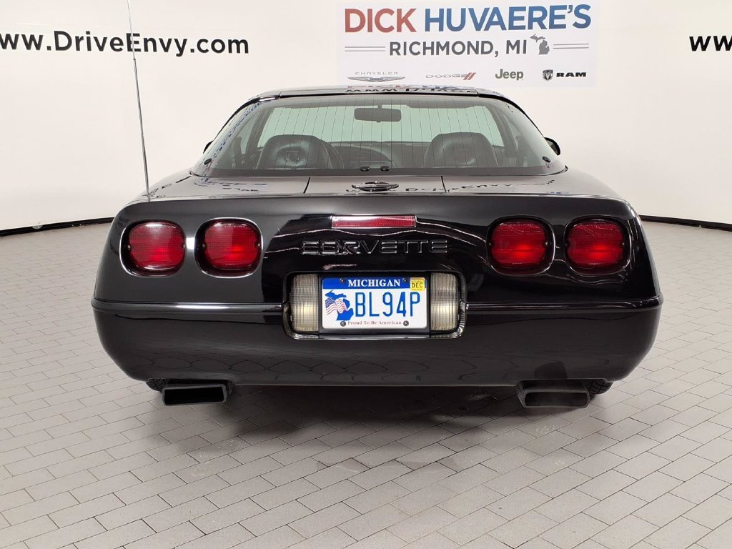 Used 1995  Chevrolet Base image 5