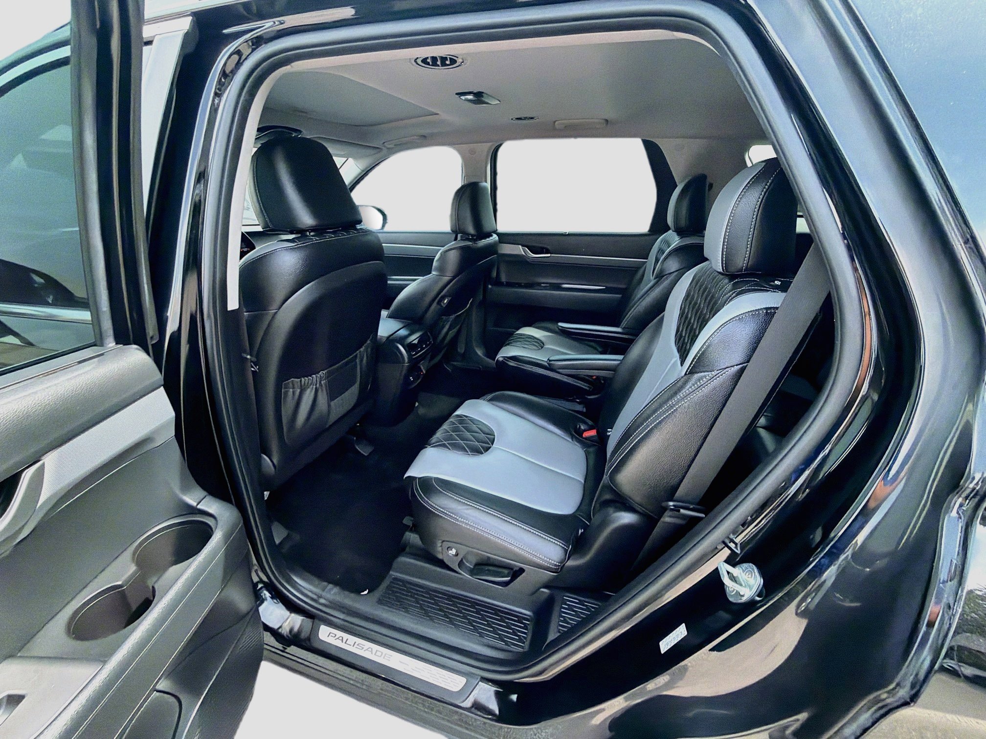 Used 2022 Abyss Black Pearl Hyundai SEL image 21