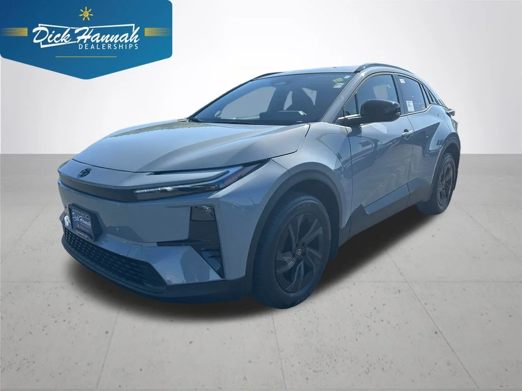 2026 Toyota C-HR SE AWD's photo