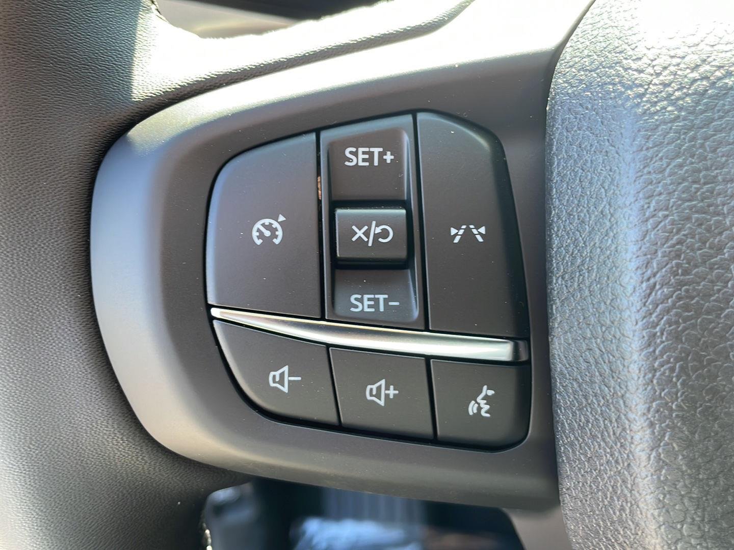New 2026 Oxford White Ford XLT image 14