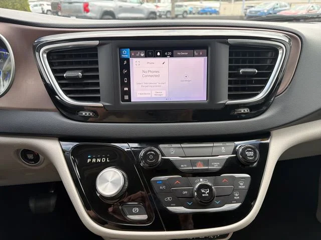 Used 2023 White Chrysler LX image 23