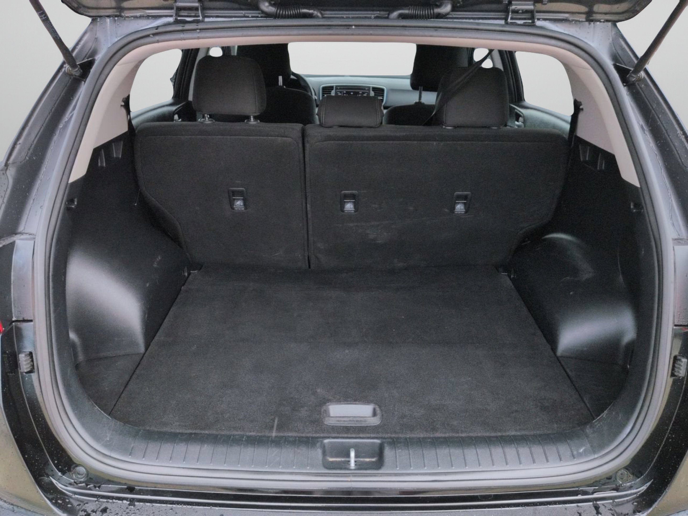Used 2018 Black Cherry Kia LX image 10