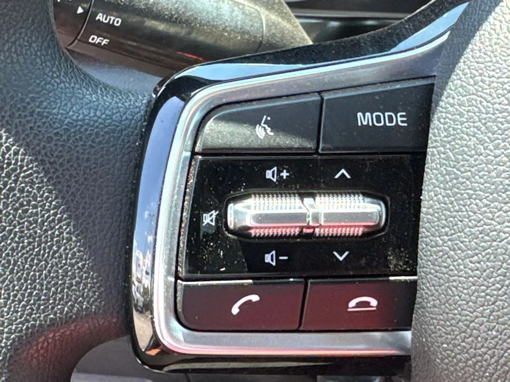 Used 2023 Silver Kia LX image 24