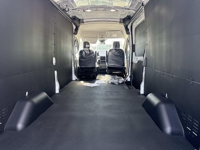 New 2026 Oxford White Ford Cargo Van image 4